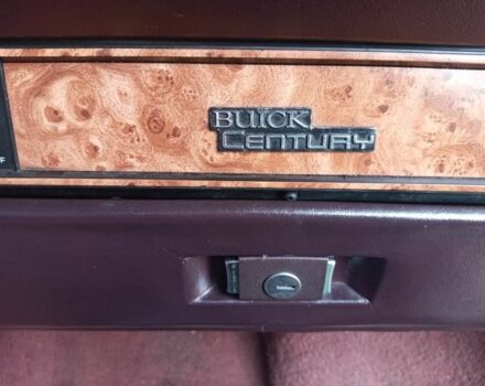 Червоний Бьюік Century, об'ємом двигуна 3.3 л та пробігом 250 тис. км за 2100 $, фото 6 на Automoto.ua