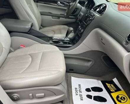 Белый Бьюик Энклейв, объемом двигателя 3.56 л и пробегом 240 тыс. км за 13800 $, фото 19 на Automoto.ua