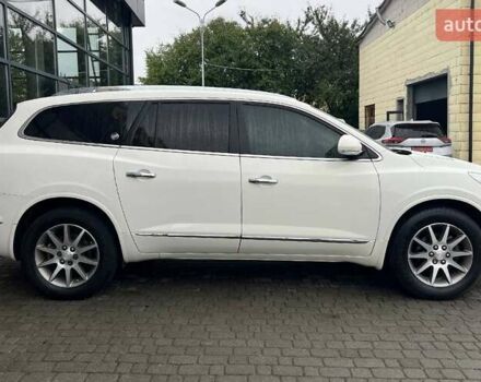 Белый Бьюик Энклейв, объемом двигателя 3.56 л и пробегом 240 тыс. км за 13800 $, фото 7 на Automoto.ua