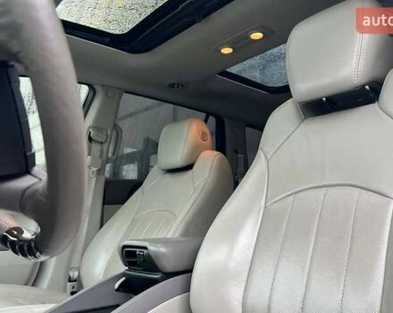 Белый Бьюик Энклейв, объемом двигателя 3.56 л и пробегом 240 тыс. км за 13800 $, фото 8 на Automoto.ua