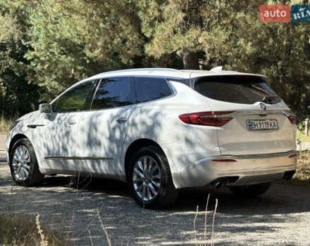 Белый Бьюик Энклейв, объемом двигателя 3.6 л и пробегом 183 тыс. км за 24900 $, фото 3 на Automoto.ua