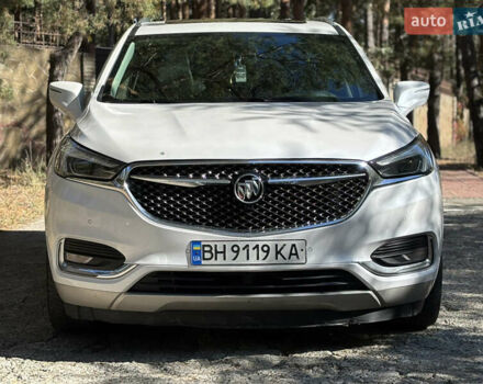 Белый Бьюик Энклейв, объемом двигателя 3.6 л и пробегом 183 тыс. км за 24900 $, фото 1 на Automoto.ua