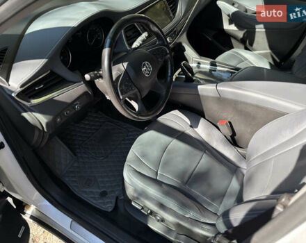 Белый Бьюик Энклейв, объемом двигателя 3.6 л и пробегом 183 тыс. км за 24900 $, фото 10 на Automoto.ua