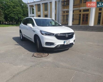 Белый Бьюик Энклейв, объемом двигателя 3.56 л и пробегом 80 тыс. км за 17900 $, фото 1 на Automoto.ua