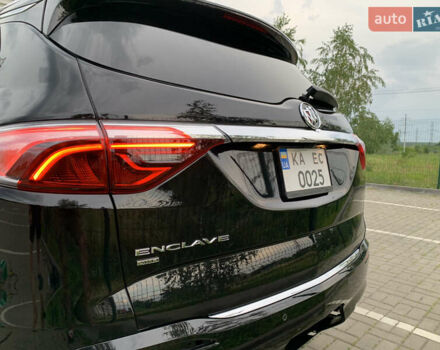 Черный Бьюик Энклейв, объемом двигателя 3.56 л и пробегом 17 тыс. км за 36800 $, фото 4 на Automoto.ua