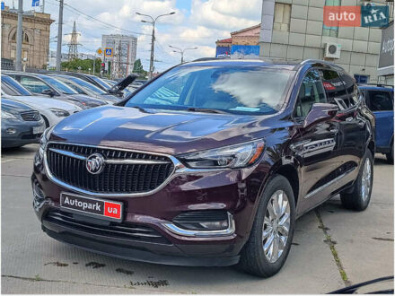 Бьюик Энклейв 2017 в Харькове на Automoto.ua Красный Бьюик Энклейв, объемом двигателя 3.6 л и пробегом 113 тыс. км за 20590 $, фото 1 на Automoto.ua