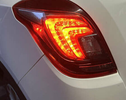 Белый Бьюик Энкоре, объемом двигателя 1.36 л и пробегом 65 тыс. км за 12000 $, фото 10 на Automoto.ua