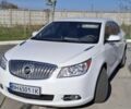 Белый Бьюик ЛаКросс, объемом двигателя 2.38 л и пробегом 159 тыс. км за 11300 $, фото 1 на Automoto.ua