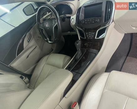 Белый Бьюик ЛаКросс, объемом двигателя 2.4 л и пробегом 108 тыс. км за 10500 $, фото 9 на Automoto.ua