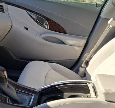 Білий Бьюік LaCrosse, об'ємом двигуна 2.38 л та пробігом 159 тис. км за 11500 $, фото 17 на Automoto.ua