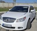 Белый Бьюик ЛаКросс, объемом двигателя 2.38 л и пробегом 159 тыс. км за 11300 $, фото 1 на Automoto.ua