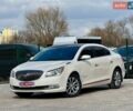 Белый Бьюик ЛаКросс, объемом двигателя 2.38 л и пробегом 108 тыс. км за 10500 $, фото 1 на Automoto.ua