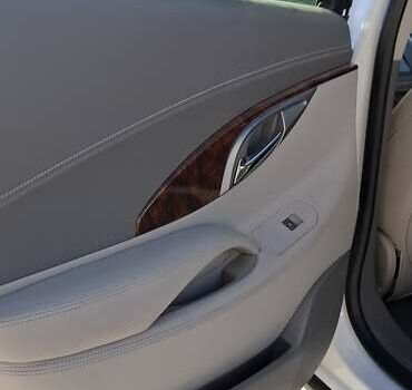 Білий Бьюік LaCrosse, об'ємом двигуна 2.38 л та пробігом 159 тис. км за 11500 $, фото 11 на Automoto.ua