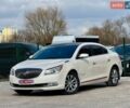 Белый Бьюик ЛаКросс, объемом двигателя 2.38 л и пробегом 108 тыс. км за 9999 $, фото 1 на Automoto.ua