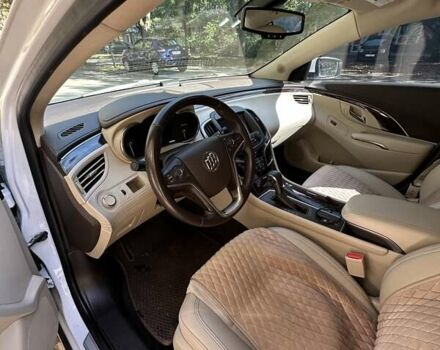 Белый Бьюик ЛаКросс, объемом двигателя 2.38 л и пробегом 133 тыс. км за 9500 $, фото 10 на Automoto.ua