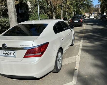 Белый Бьюик ЛаКросс, объемом двигателя 2.38 л и пробегом 133 тыс. км за 9500 $, фото 5 на Automoto.ua