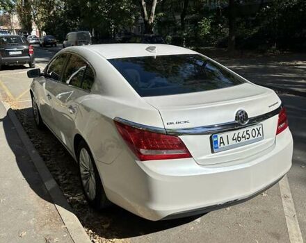 Белый Бьюик ЛаКросс, объемом двигателя 2.38 л и пробегом 133 тыс. км за 9500 $, фото 8 на Automoto.ua