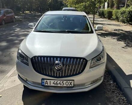 Белый Бьюик ЛаКросс, объемом двигателя 2.38 л и пробегом 133 тыс. км за 9500 $, фото 3 на Automoto.ua