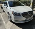 Белый Бьюик ЛаКросс, объемом двигателя 2.38 л и пробегом 133 тыс. км за 9500 $, фото 2 на Automoto.ua