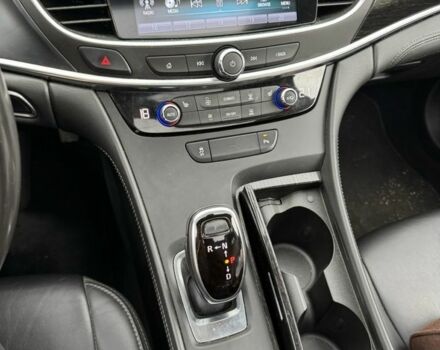 Білий Бьюік LaCrosse, об'ємом двигуна 2.5 л та пробігом 110 тис. км за 16000 $, фото 5 на Automoto.ua