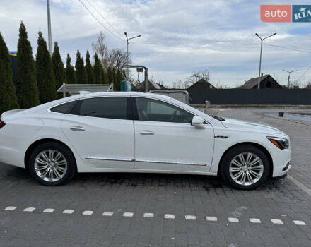 Белый Бьюик ЛаКросс, объемом двигателя 2.5 л и пробегом 110 тыс. км за 16000 $, фото 3 на Automoto.ua
