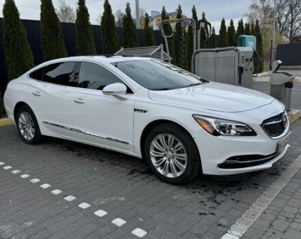 Білий Бьюік LaCrosse, об'ємом двигуна 2.5 л та пробігом 110 тис. км за 16000 $, фото 1 на Automoto.ua