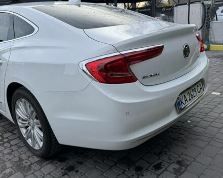 Білий Бьюік LaCrosse, об'ємом двигуна 2.5 л та пробігом 110 тис. км за 16000 $, фото 3 на Automoto.ua