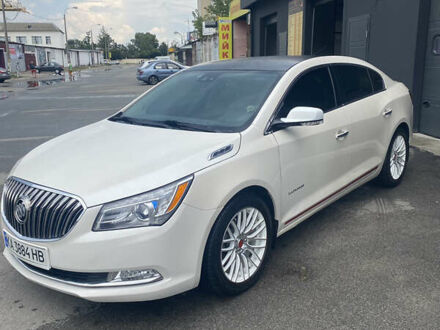 Белый Бьюик ЛаКросс, объемом двигателя 2.4 л и пробегом 108 тыс. км за 10500 $, фото 1 на Automoto.ua
