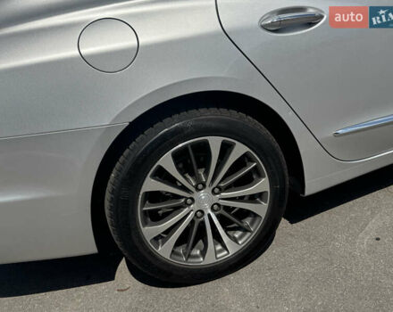 Серый Бьюик ЛаКросс, объемом двигателя 3.56 л и пробегом 92 тыс. км за 16000 $, фото 11 на Automoto.ua