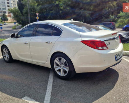 Белый Бьюик Регал, объемом двигателя 2 л и пробегом 165 тыс. км за 7999 $, фото 3 на Automoto.ua