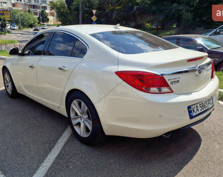 Белый Бьюик Регал, объемом двигателя 2 л и пробегом 165 тыс. км за 7999 $, фото 4 на Automoto.ua