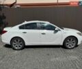 Белый Бьюик Регал, объемом двигателя 2 л и пробегом 178 тыс. км за 7700 $, фото 1 на Automoto.ua