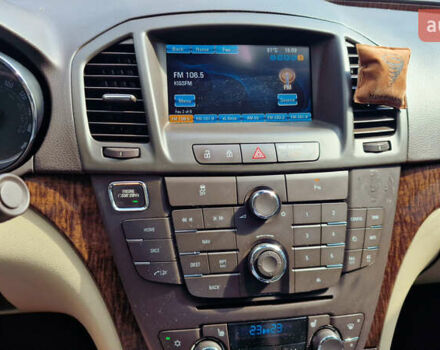 Белый Бьюик Регал, объемом двигателя 2 л и пробегом 165 тыс. км за 7999 $, фото 13 на Automoto.ua