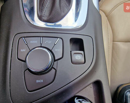 Белый Бьюик Регал, объемом двигателя 2 л и пробегом 165 тыс. км за 7999 $, фото 24 на Automoto.ua