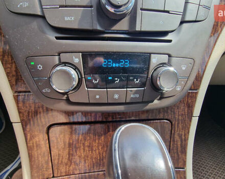 Белый Бьюик Регал, объемом двигателя 2 л и пробегом 165 тыс. км за 7999 $, фото 23 на Automoto.ua