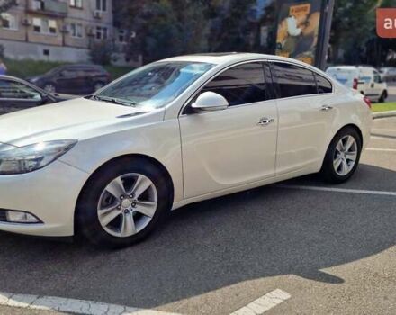 Белый Бьюик Регал, объемом двигателя 2 л и пробегом 164 тыс. км за 9300 $, фото 1 на Automoto.ua