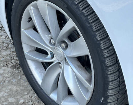 Білий Бьюік Regal, об'ємом двигуна 2 л та пробігом 149 тис. км за 7900 $, фото 18 на Automoto.ua