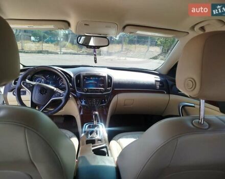 Білий Бьюік Regal, об'ємом двигуна 2 л та пробігом 109 тис. км за 11000 $, фото 2 на Automoto.ua