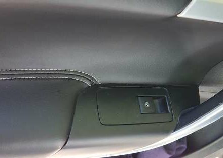 Белый Бьюик Регал, объемом двигателя 2 л и пробегом 175 тыс. км за 9600 $, фото 12 на Automoto.ua