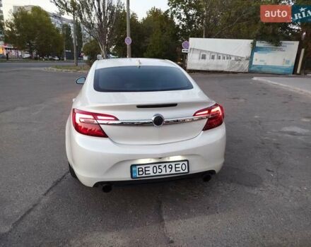 Білий Бьюік Regal, об'ємом двигуна 2 л та пробігом 109 тис. км за 11000 $, фото 7 на Automoto.ua