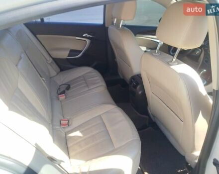 Білий Бьюік Regal, об'ємом двигуна 2 л та пробігом 109 тис. км за 11000 $, фото 12 на Automoto.ua