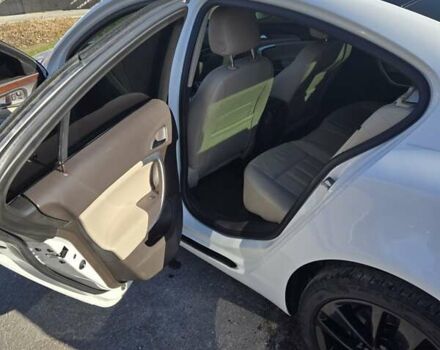 Білий Бьюік Regal, об'ємом двигуна 2 л та пробігом 223 тис. км за 9000 $, фото 6 на Automoto.ua