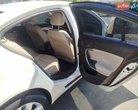 Білий Бьюік Regal, об'ємом двигуна 2 л та пробігом 109 тис. км за 11000 $, фото 13 на Automoto.ua