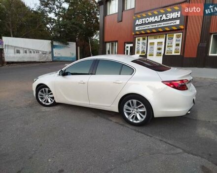 Білий Бьюік Regal, об'ємом двигуна 2 л та пробігом 109 тис. км за 11000 $, фото 9 на Automoto.ua