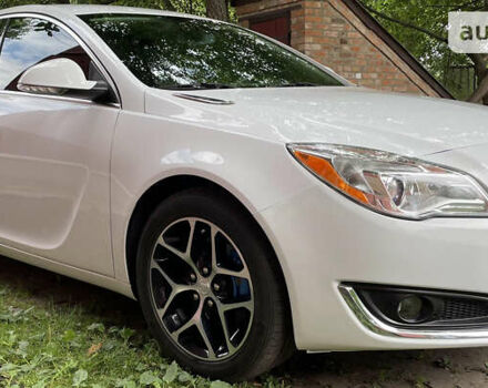 Белый Бьюик Регал, объемом двигателя 2 л и пробегом 136 тыс. км за 11000 $, фото 11 на Automoto.ua