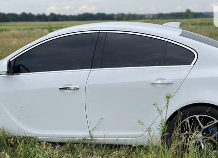 Белый Бьюик Регал, объемом двигателя 2 л и пробегом 136 тыс. км за 11000 $, фото 9 на Automoto.ua