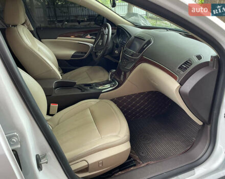 Белый Бьюик Регал, объемом двигателя 2 л и пробегом 136 тыс. км за 11000 $, фото 3 на Automoto.ua