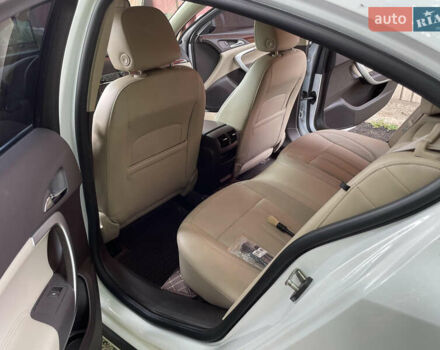 Белый Бьюик Регал, объемом двигателя 2 л и пробегом 136 тыс. км за 11000 $, фото 17 на Automoto.ua