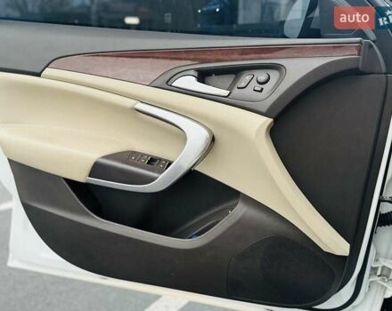 Білий Бьюік Regal, об'ємом двигуна 2 л та пробігом 148 тис. км за 7600 $, фото 15 на Automoto.ua