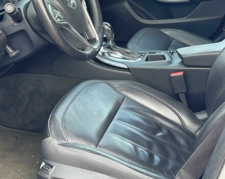 Белый Бьюик Регал, объемом двигателя 2 л и пробегом 130 тыс. км за 9700 $, фото 16 на Automoto.ua